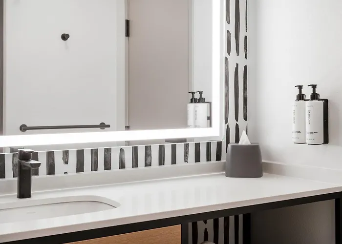 Atwell Suites Austin Airport By Ihg